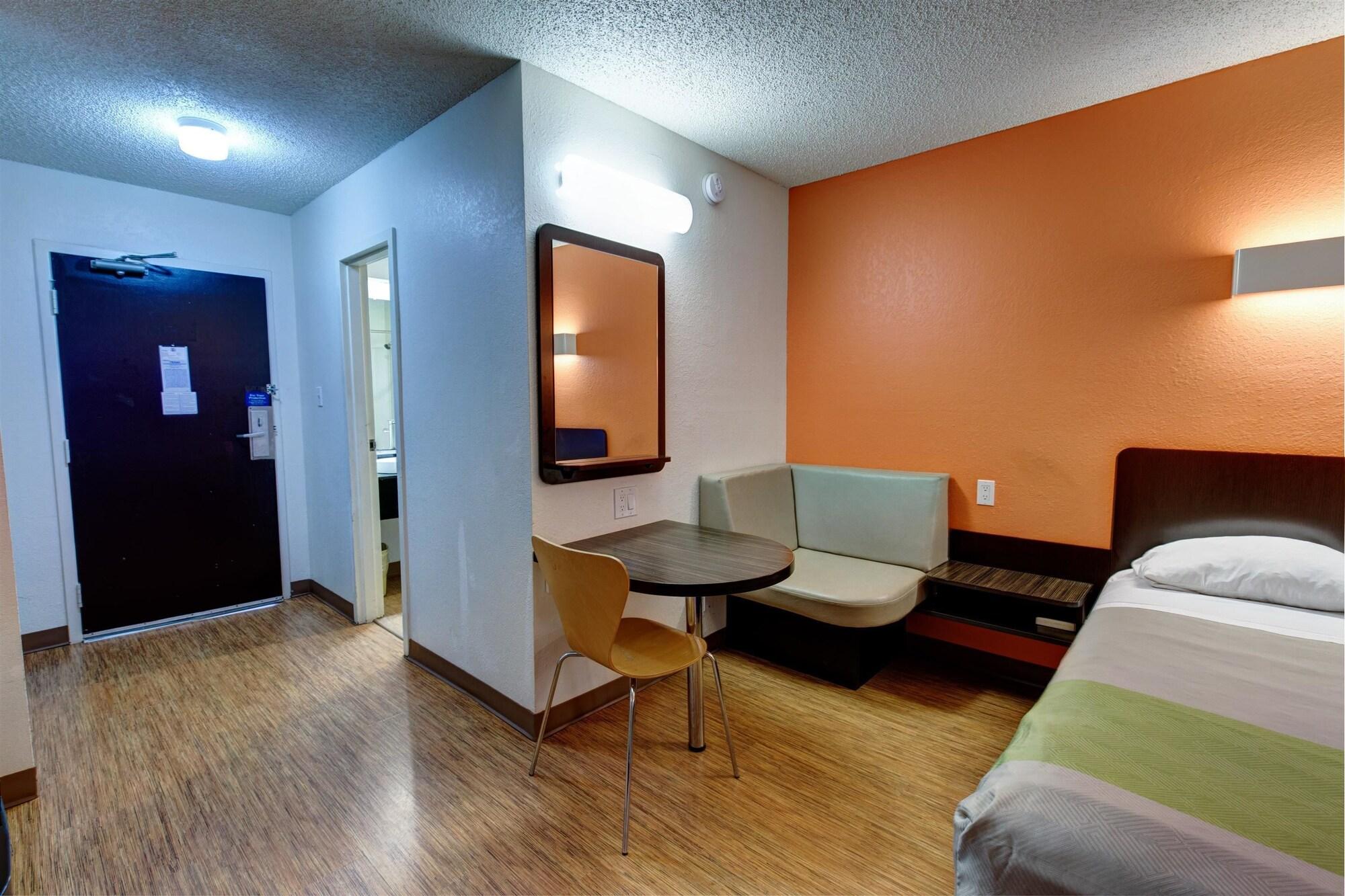 Executive Inn & Suites South Houston Bagian luar foto