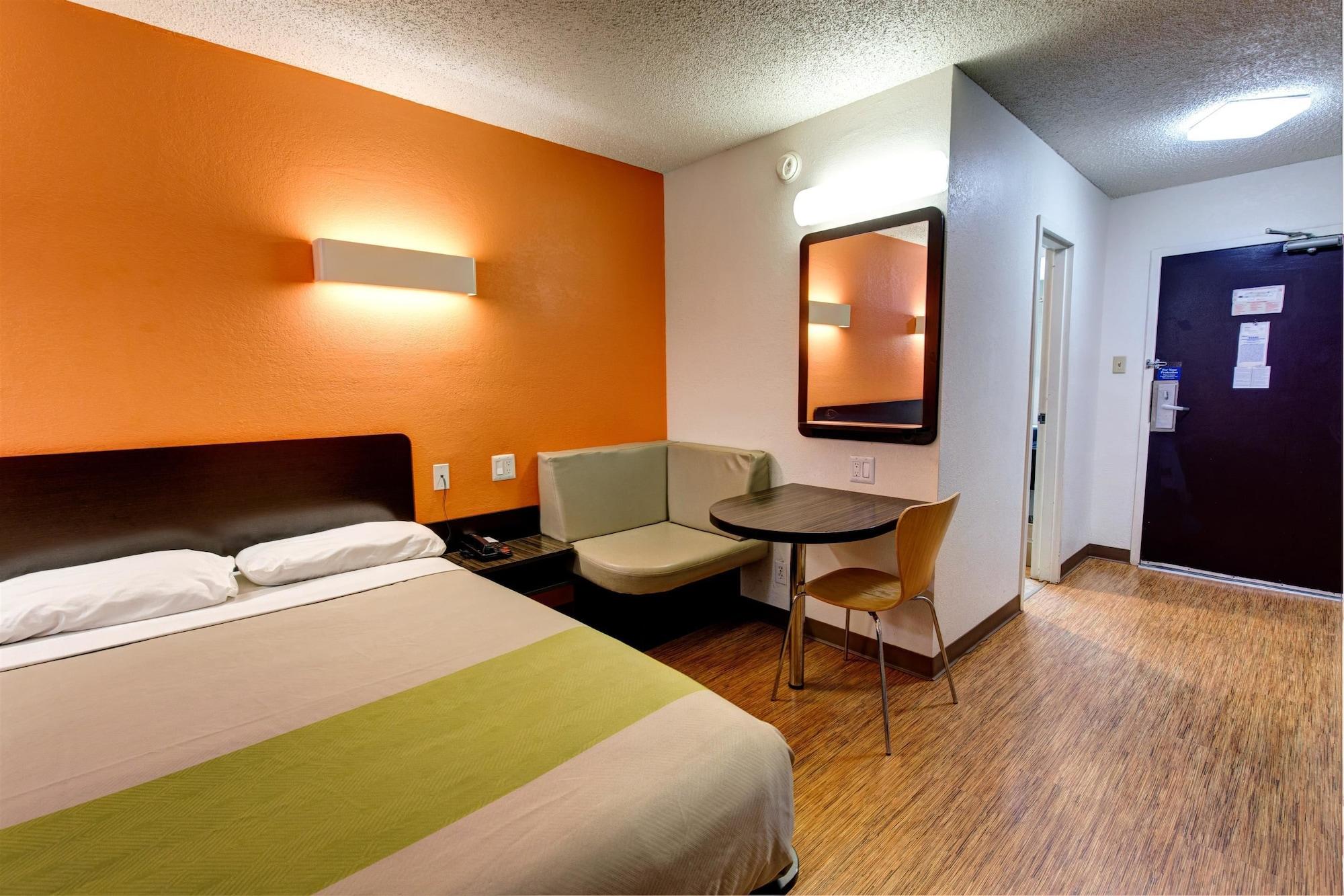 Executive Inn & Suites South Houston Bagian luar foto