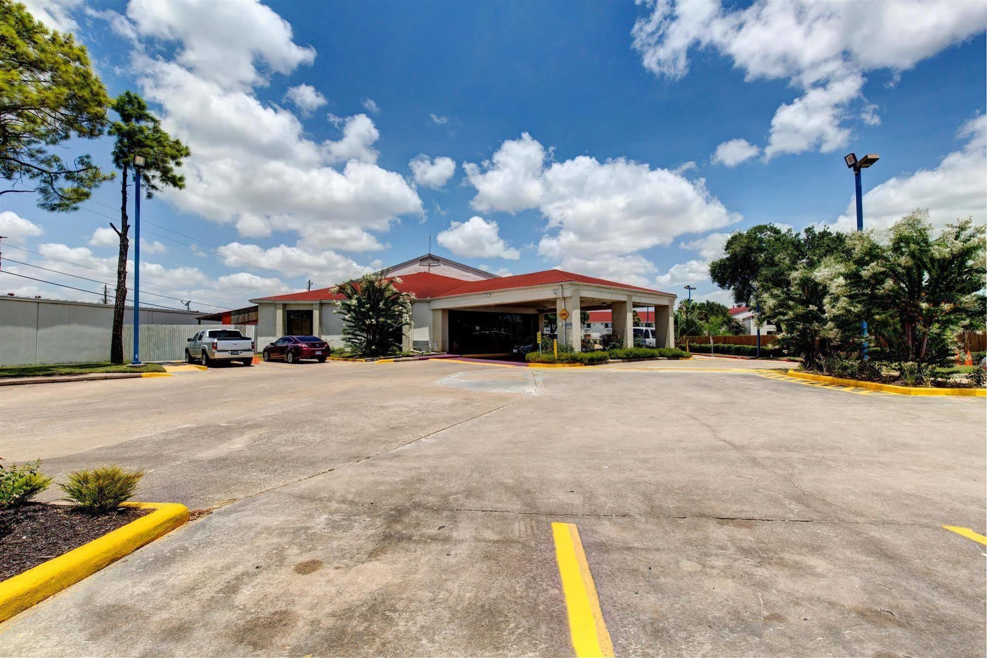 Executive Inn & Suites South Houston Bagian luar foto