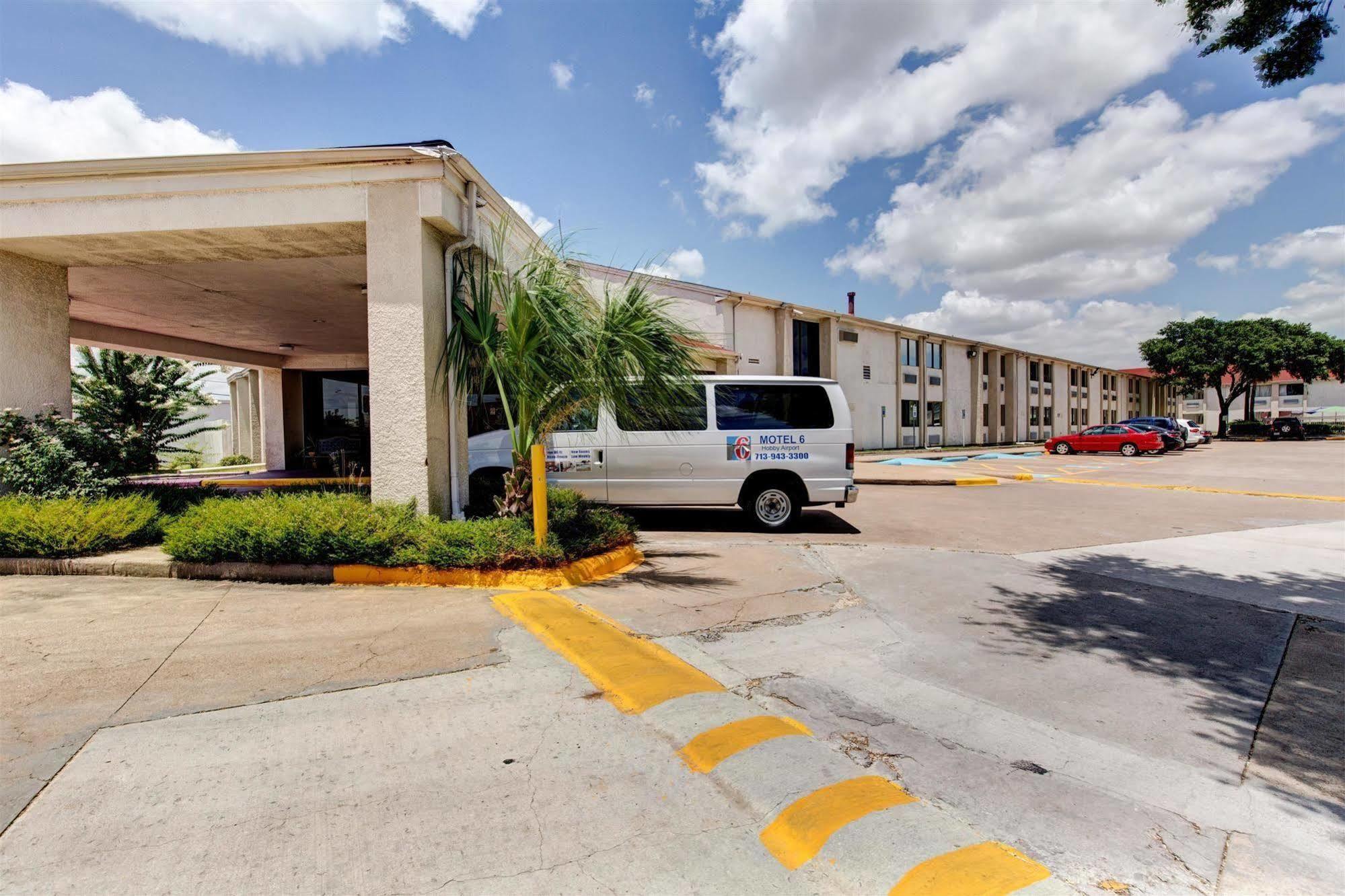 Executive Inn & Suites South Houston Bagian luar foto